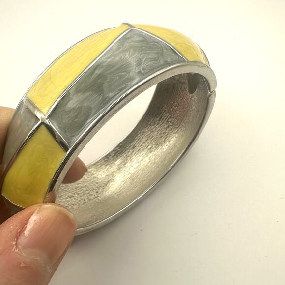 Enamel Hinge Bracelet Bangle Buttery Yellow Gray Grey Bangle Retro Lagenlook - Picture 11 of 11